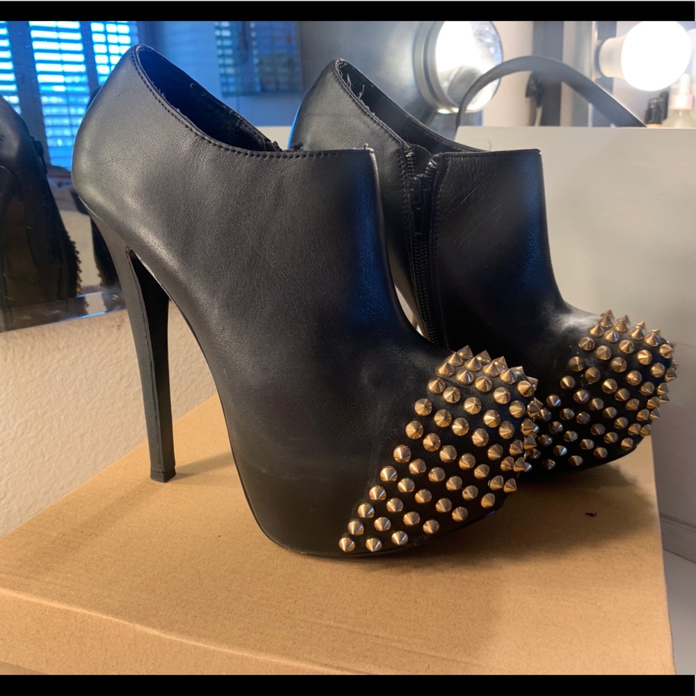 Studded Steve Madden heeled boots